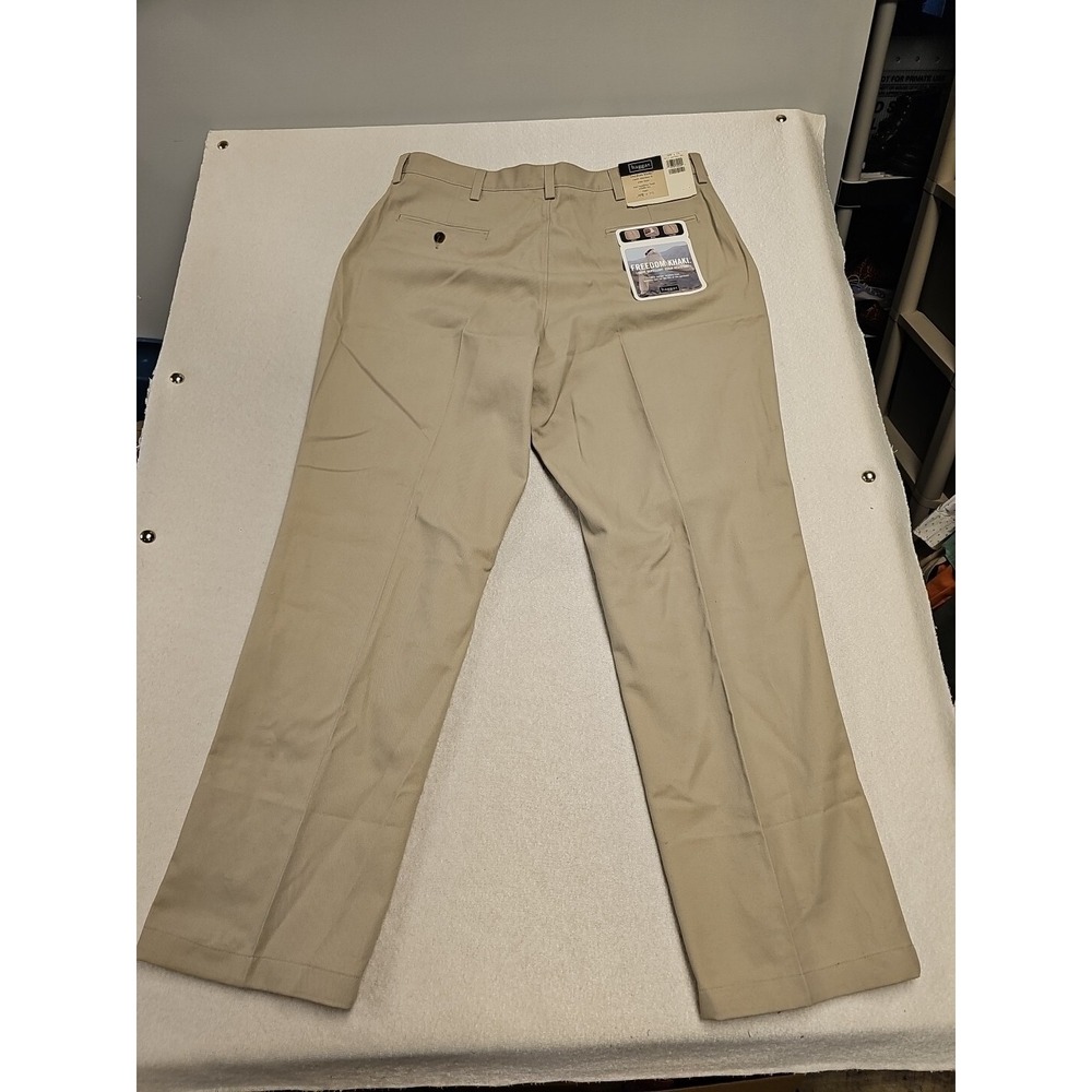 Haggar Freedomβ Khaki Mens 38x31 Classic American Fit Plain Front Pants Tan NEW